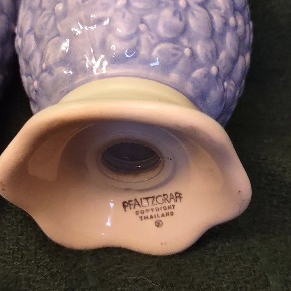 Pfaltzgraff Summer Breeze Salt and Pepper Shakers - Picture 2 of 3
